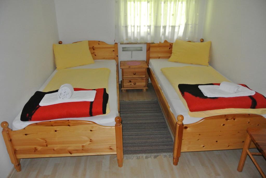 Haus Pock Apartments Presseggersee Rum bild