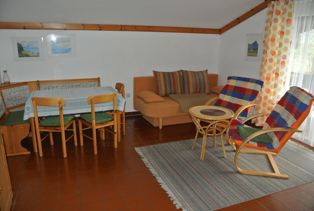 Haus Pock Apartments Presseggersee Rum bild